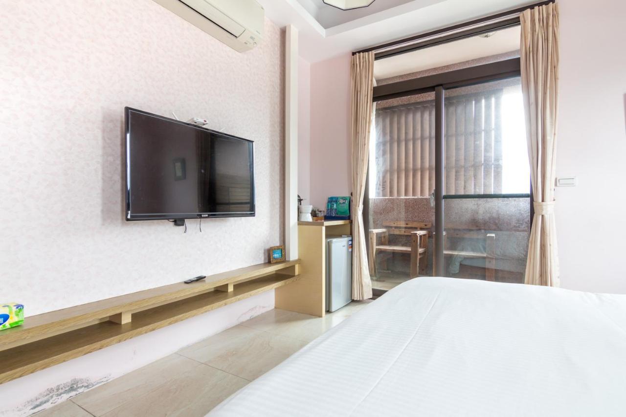 Jhongshan Building Bed&Breakfast Hualien Exterior foto